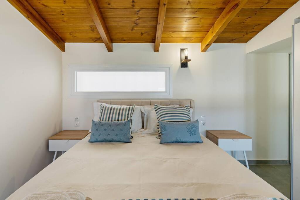 Sofia Suite, A Seafront Hideaway ! Panormos  Bagian luar foto